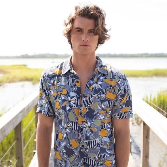 Native Youth Geo Flora Short Sleeve Button-Down Shirt ASO John B in Outer Banks - Picture 9 of 10